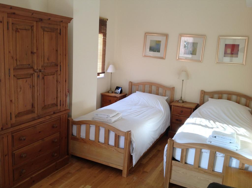 The Stableyard Apartment Bedford Room photo